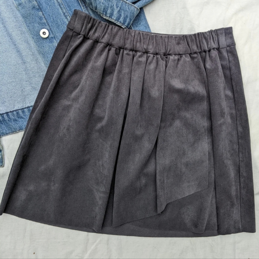 Aritzia Wilfred Free Nescher Mini Skirt Gray Vegan Suede Faux Wrap, Size XS